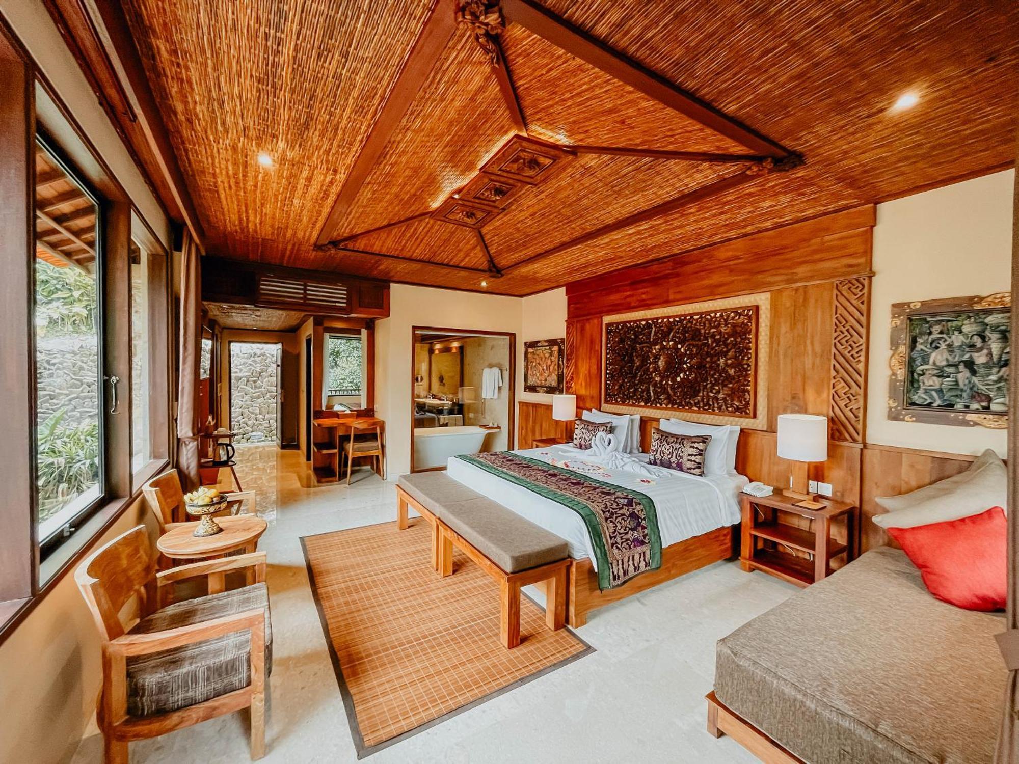 Sakti Garden & 4*